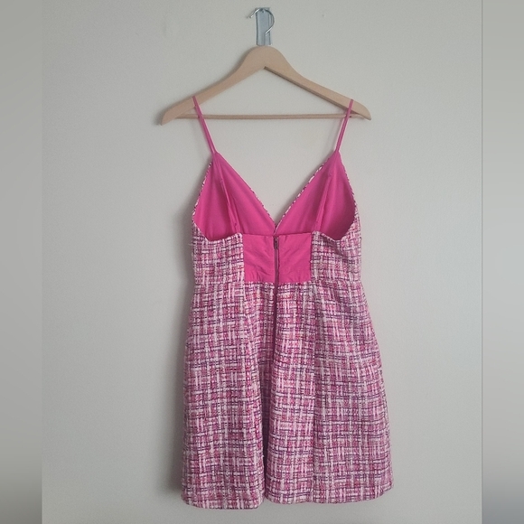 REVOLVE House of Harlow 1960. NWT. Candy Pink V-Neck Tweed. Dress Size M - Picture 4 of 10
